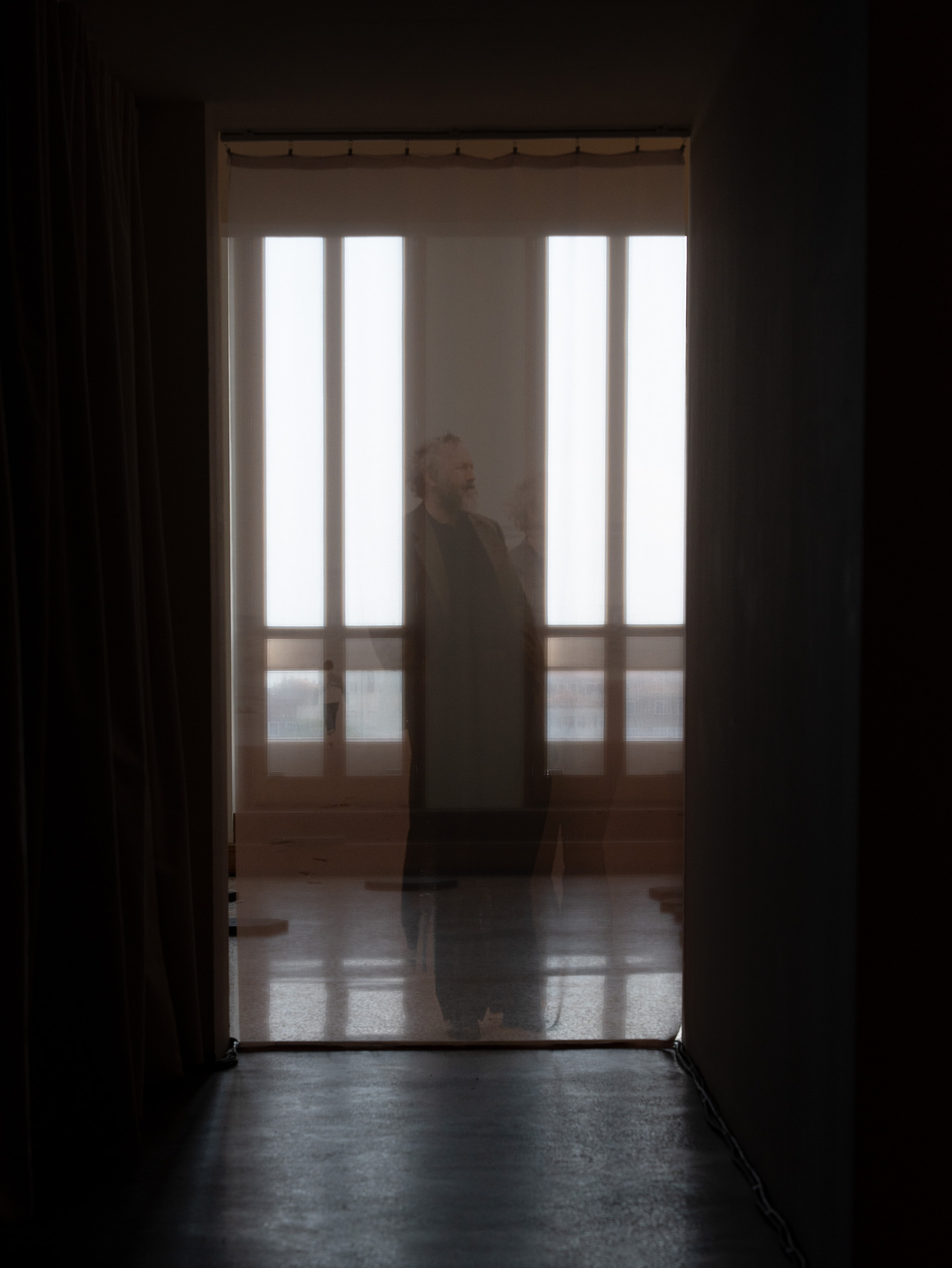 Jacopo Giacomoni, E' solo un lungo tramonto, Il Fantasma di Pepper, Day 2, a cura di Edoardo Lazzari, Scuola Piccola Zattere, 2025. Ph. Giacomo Bianco
