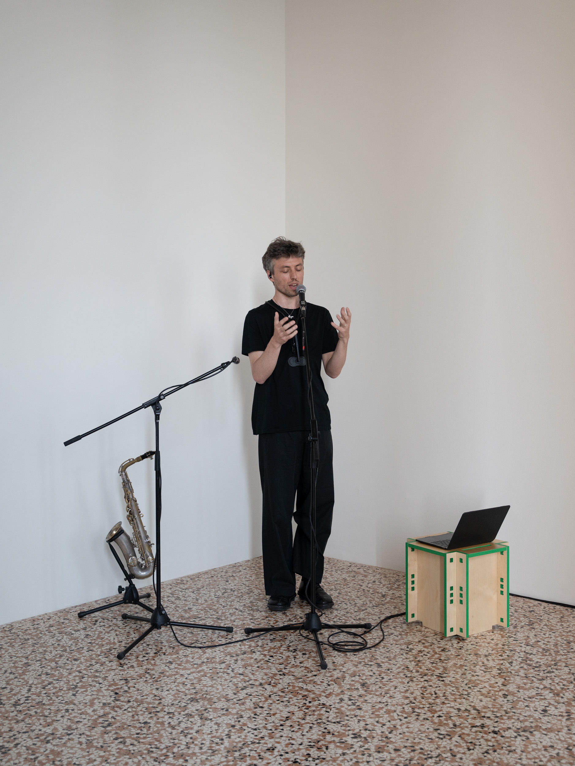 Jacopo Giacomoni, E' solo un lungo tramonto, Il Fantasma di Pepper, Day 2, a cura di Edoardo Lazzari, Scuola Piccola Zattere, 2025. Ph. Giacomo Bianco