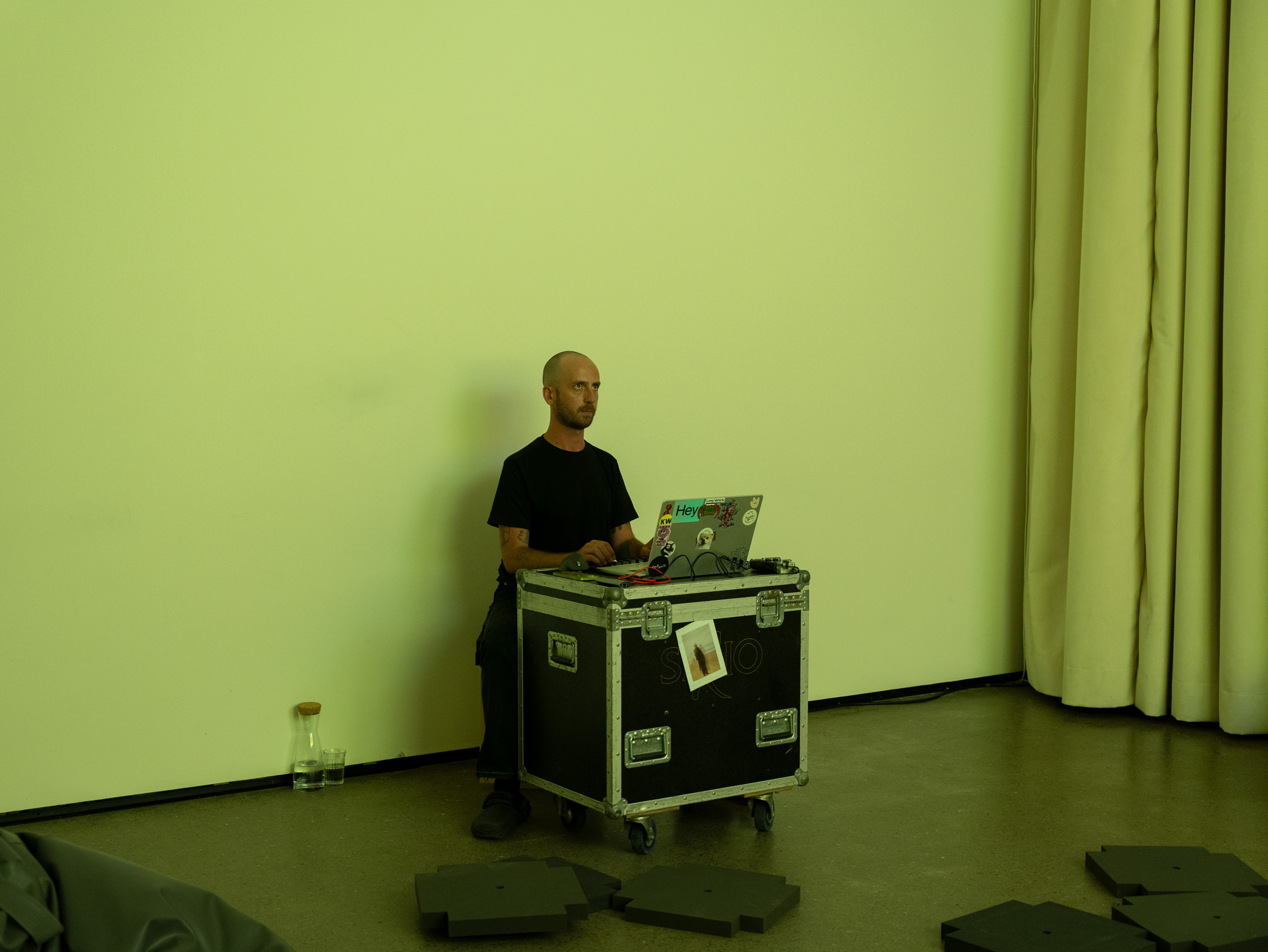 Jacopo Giacomoni, E' solo un lungo tramonto, Il Fantasma di Pepper, Day 2, a cura di Edoardo Lazzari, Scuola Piccola Zattere, 2025. Ph. Giacomo Bianco