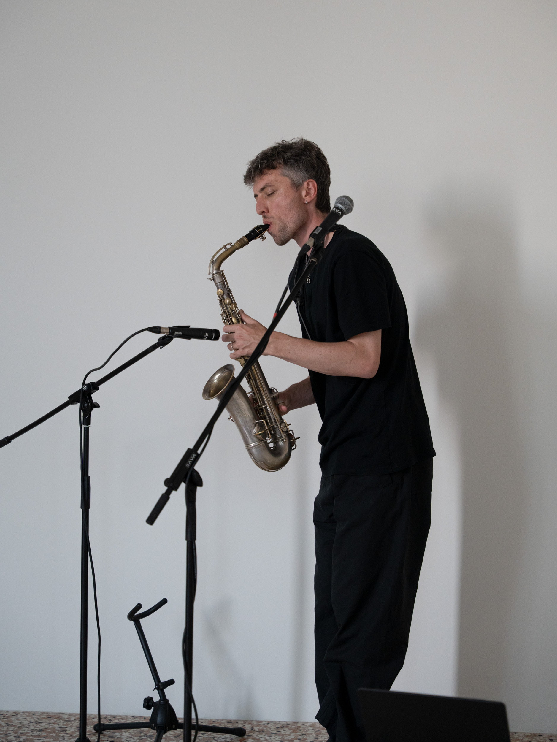 Jacopo Giacomoni, E' solo un lungo tramonto, Il Fantasma di Pepper, Day 2, a cura di Edoardo Lazzari, Scuola Piccola Zattere, 2025. Ph. Giacomo Bianco